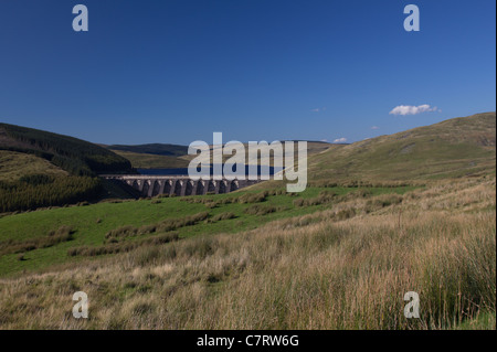 Nant y Moch Reservoir und dam. Nant y Moch speist die Statkraft Wasserkraft elektrische Regelung bei Cwm Rheidol in mid Wales Stockfoto