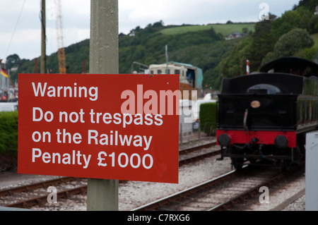 Dartmouth Steam Railway von Paignton, Kingswear (für Dartmouth) - eine touristische Eisenbahn in Devon, England. Kingswear Station. Stockfoto