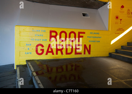 Gelbe Treppe zum Eden Project erstellt Dachgarten auf der Queen Elizabeth Hall, Southbank, London. Stockfoto