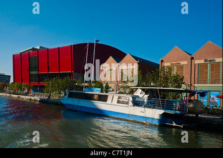 Aubervilliers, Frankreich, Einkaufszentrum, 'le Millenaire', (Kreditarchitekt: A. Grumbach, Entwickler: Klepierre/Icade), über Kanal, Architektur Stockfoto