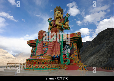 Jampa (Maitreya) Zukunft Buddhastatue berichtet, 32 m, 106 Füße hoch. Diskit Kloster, Deskit Gompa, Diskit Gompa Stockfoto