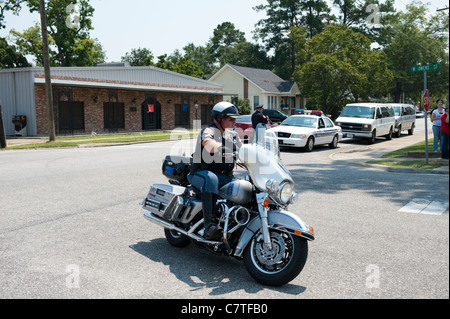 Patriot Guard Fahrer besucht die Beerdigung der gefallenen Marine-Lanze-Obergefreites Travis Nelson Stockfoto