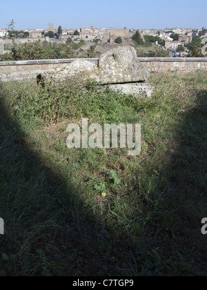 Tuscania, Blick auf die Stadt vom Hügel von San Pietro (San Pietro) Stockfoto