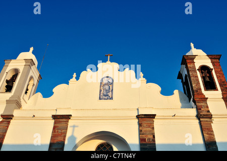 Portugal, Alentejo: Pfarrkirche in das historische Dorf Monsaraz Stockfoto