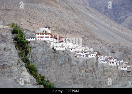 Diskit Deskit Gompa Kloster Diskit Gompa am Berghang über dem Shyok-Tal im Nordosten von Ladakh. Stockfoto