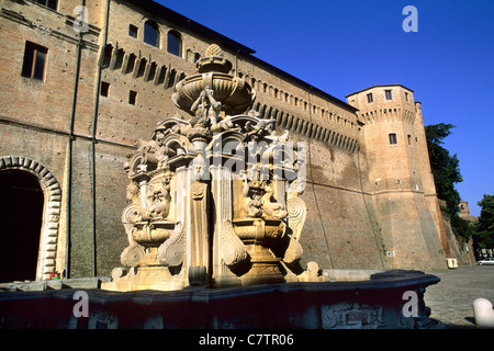 Emilia-Romagna, Cesena, Piazza del Popolo, die Masini Brunnen Stockfoto