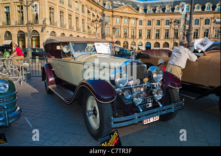 Paris, Frankreich, Antique Cars on Display, Front, Packard 1927, Place Vendome, alte pariser Straßenwagen Stockfoto