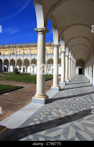 Italien, Kampanien, Neapel, San Martino Certosa Hof Stockfoto