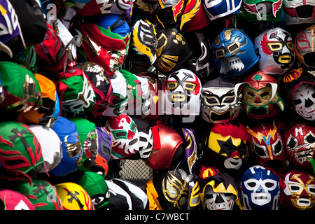 Lucha Libre mexikanische Wrestling Masken auf einem Marktstand Stockfoto