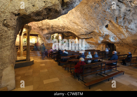 Italien, Apulien, Monte Sant Angelo, San Michele Arcangelo Sanctuary, der heiligen Höhle Stockfoto
