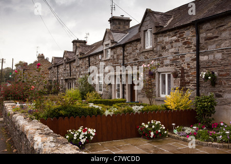 Irland, Co. Blumen Wicklow, Shillelagh, kleines Cottage Garten vor dem Haus im Dorf Stockfoto