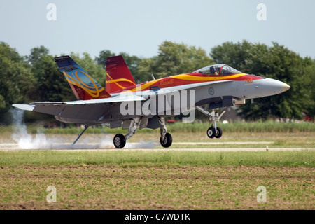 St. Thomas, Kanada - 25. Juni 2011: A CF-18 Hornet landet auf der Great Lakes International Air Show. Stockfoto