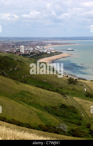 Blick über Eastbourne von in der Nähe von Beachy Head, East Sussex, England Stockfoto