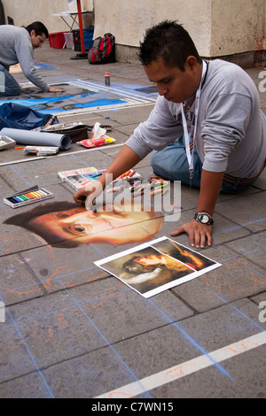 Malerei auf die Pavement Street Kunst Bold Street Festival in Liverpool, Merseyside, England. September 2011 Stockfoto