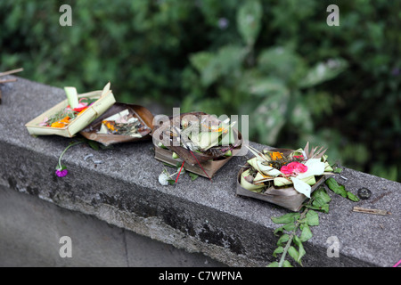 Angebote für Hindu-Götter. Ubud, Bali, Indonesien, Südostasien, Asien Stockfoto