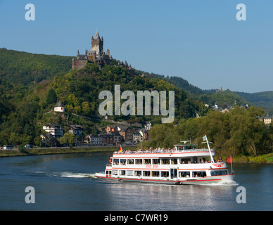 Blick auf Cochem Burg oberhalb der Stadt Cochem an der Mosel in n Rheinland-Pfalz-Deutschland Stockfoto