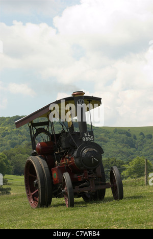 Ein Tasker B2 Cabrio Traktor, gebaut 1923, R/n KL9885, W/n 1902 im Bild bei der Wiston Steam Rally in West Sussex. Stockfoto