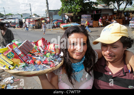 Managua Nicaragua, Mercado Shopping Shopper Shop Geschäfte Markt Kauf Verkauf, Laden Geschäfte Business Unternehmen, Verkäufer, Stände Stand Händler Stockfoto