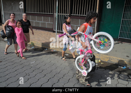 Managua Nicaragua, Mittelamerika, Mercado Oriental, Flohshopper Shopper Shopper Shopper Shop Shops Markt Märkte Marktplatz Kauf Verkauf, Einzelhandelsgeschäft st Stockfoto