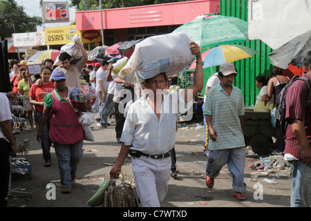 Managua Nicaragua, Mercado Oriental, Flohshopper Shopper Shopper Shop Shops Markt Märkte Kauf Verkauf, Einzelhandel Geschäfte Business-Unternehmen, ven Stockfoto