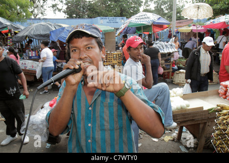 Managua Nicaragua, Mittelamerika, Mercado Oriental, Flohshopper Shopper Shopper Shopper Shop Shops Markt Märkte Marktplatz Kauf Verkauf, Einzelhandelsgeschäft st Stockfoto