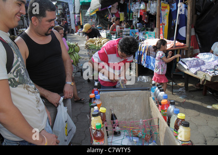 Managua Nicaragua, Mittelamerika, Mercado Oriental, Flohshopper Shopper Shopper Shopper Shop Shops Markt Märkte Marktplatz Kauf Verkauf, Einzelhandelsgeschäft st Stockfoto