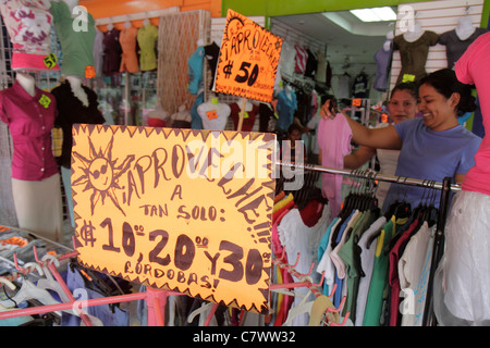 Managua Nicaragua, Mercado Roberto Huembes, Markt, Shopping Shopper Shopper Shop Shops Märkte Marktplatz Kauf Verkauf, Einzelhandel Geschäfte Geschäft Stockfoto