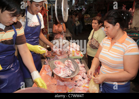 Managua Nicaragua, Mercado Roberto Huembes, Markt, Shopping Shopper Shop Shops Kauf Verkauf, Store Geschäfte Business Unternehmen, Stände Stand vendo Stockfoto