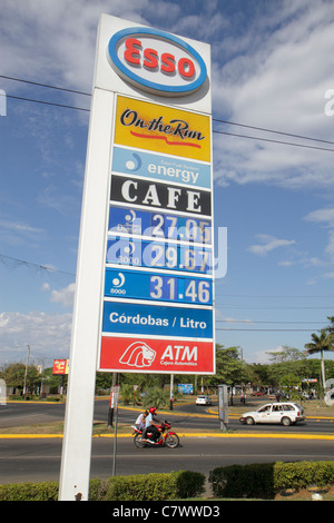 Managua Nicaragua, Calle Colon, Straßenszene, Esso, Handelsname, Exxon Mobil, multinationales Unternehmen, Benzin, Tankstelle, Tankstelle, Kraftstoff, Schild, Preis, auf der Stockfoto