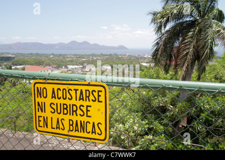 Managua Nicaragua, Loma de Tiscapa, historischer Nationalpark, Parque historico, La Sombra de Sandino, Zaun, Schild, Bucht von Managua, Zaun, Schild, Spanisch, kein Klimabiner Stockfoto