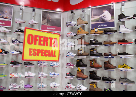 Managua Nicaragua, Metrocentro, Shopping Shopper Shopper Shop Shops Markt Märkte Markt Kauf Verkauf, Einzelhandel Geschäfte Business-Unternehmen, c Stockfoto