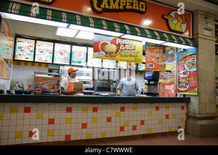 Managua Nicaragua, Mittelamerika, Metrocentro, Shopping Shopper Shopper Shop Shops Markt Märkte Markt Kauf Verkauf, Einzelhandel Geschäfte Bus Stockfoto