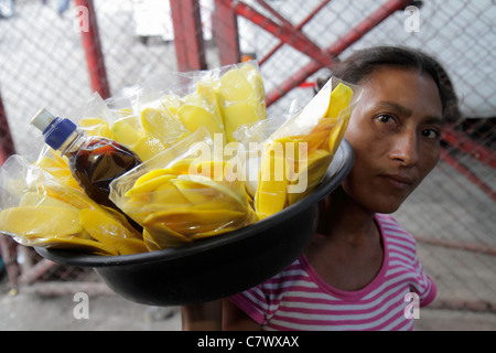 Managua Nicaragua, Lateinamerika, Pista Juan Pablo II, Street Food, Verkäufer Stände Stand Markt Markt Markt, Käufer Kauf Verkauf, informelle Öko Stockfoto