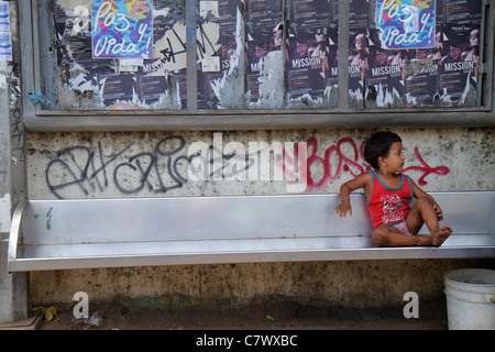 Managua Nicaragua, Mittelamerika, Pista Juan Pablo II, Nachbarschaft, junge Jungen, männliche Kinder Kinder Kinder Jugendliche Jugendliche Jugendliche Kinder, Kleinkinder Stockfoto