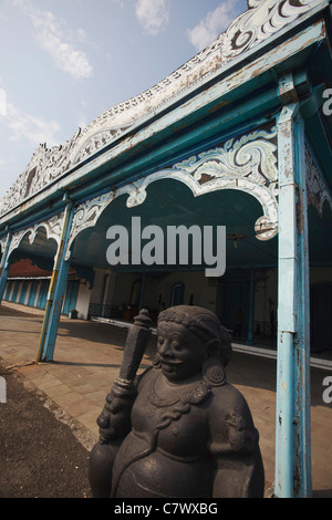 Statue außerhalb Kraton Surakarta, Solo, Java, Indonesien Stockfoto