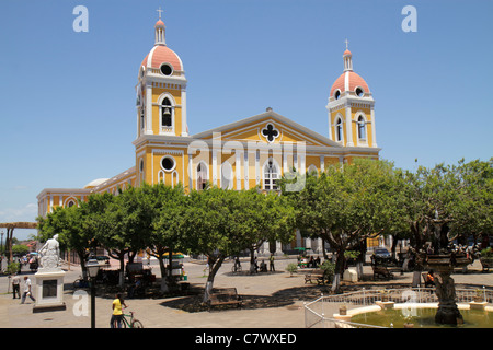 Granada Nicaragua,Mittelamerika,Granada Square,Avenida Guzman,Central Park,Parque Central,Kolonialerbe,historisches Viertel,Kathedrale von Granada,b Stockfoto