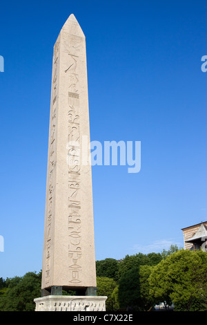 Obelisk des Theodosius (Türkisch: Dikilitas), einem alten ägyptischen Monument (1479 – 1425 v. Chr.), Istanbul, Türkei Stockfoto