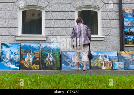 Fotos von Schloss Neuschwanstein in einem Souvenir shop Hohenschwangau Allgaeu Bayern Deutschland Stockfoto