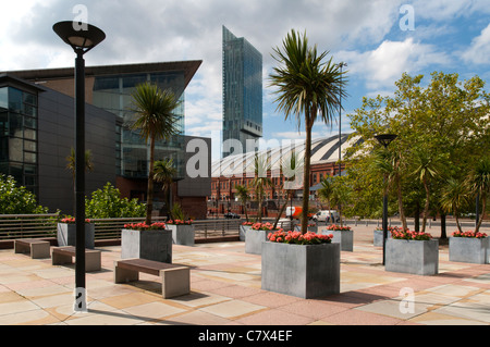 Beetham Tower (Hilton Tower) und der Bridgewater Hall von Barbirolli Square, Manchester, England, UK Stockfoto