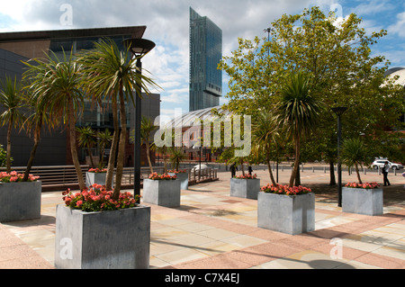 Beetham Tower (Hilton Tower) und der Bridgewater Hall von Barbirolli Square, Manchester, England, UK Stockfoto