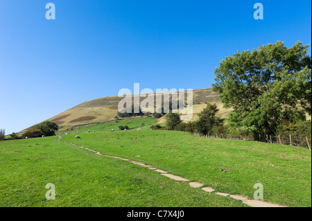 Der Pennine Way in der Nähe von seinem Start im Edale Richtung Kinder Scout, Peak District National Park, Derbyshire, England, UK Stockfoto