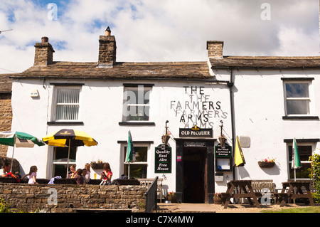 Die Bauern Arms Pub am Muker im Swaledale in North Yorkshire, England, Großbritannien, Uk Stockfoto