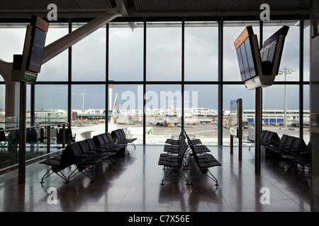 Leeren Sie Abflug Gate, terminal 5 Heathrow Flughafen London UK Stockfoto