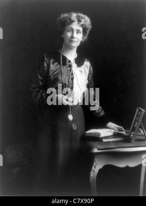 EMMELINE PANKHURST (1858-1928) Führer der britischen Suffragetten-Bewegung fotografiert über 1912 Stockfoto