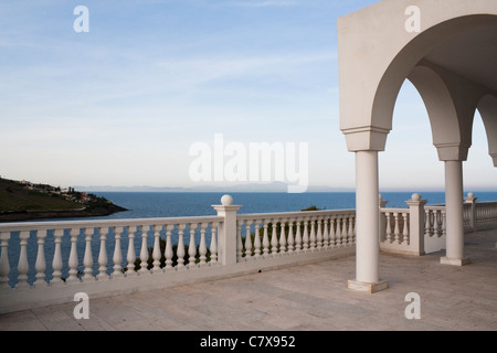 Balkon über dem Ägäischen Meer in der Nähe von Athen, Griechenland. Stockfoto