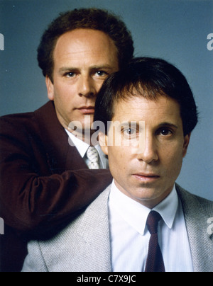 SIMON und GARFUNKEL Promo-Foto von Paul Simon auf der rechten Seite und Art Garfunkel um 1970 Stockfoto