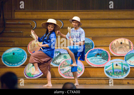 Thai Kulturtag Ereignis in der Brangwyn Hall in Swansea. Die jährliche Veranstaltung ist ein Fest der Kultur von Thailand. Stockfoto