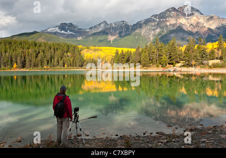 Patricia Seen- und Berglandschaft der Pyramide auf Herbst Morgen-Jasper, Jasper Nationalpark, Alberta, Kanada. Stockfoto