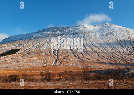 Schneebedeckte Winterschneeszene von Ben Dorain, Bridge of Orchy, Argyll and Bute, Schottland, Vereinigtes Königreich Stockfoto