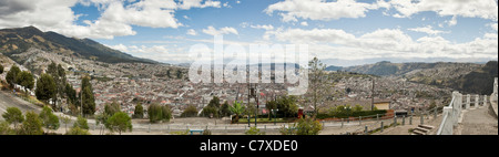 Panoramablick von Quito aus El Panecillo Stockfoto